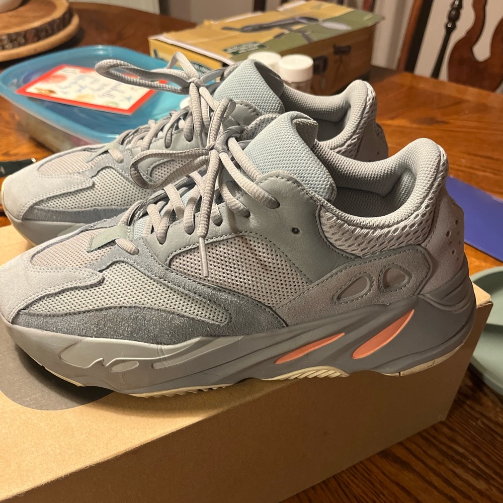 Yeezy boost 700 Inertia
